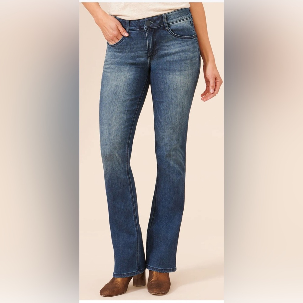 Democracy “Ab”solution  Itty Bitty Bootcut Jeans.  Size 2.